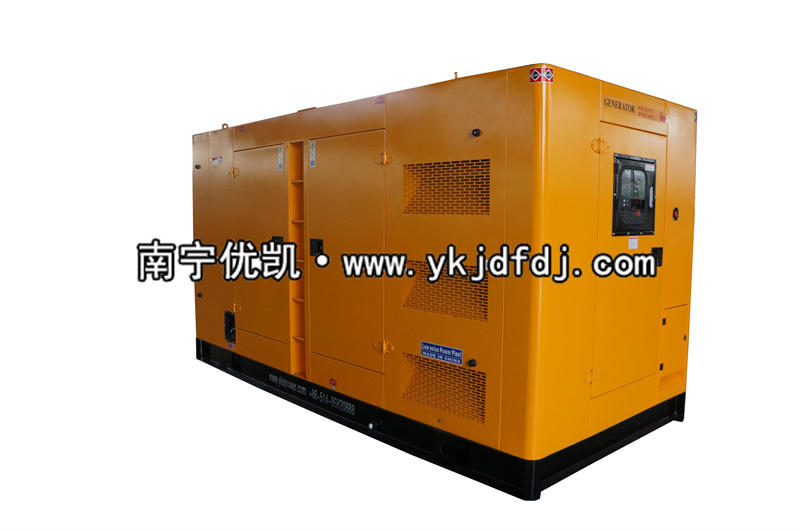 2022年8月27日，200KW靜音柴油發(fā)電機(jī)組發(fā)貨南寧某工程項(xiàng)目現(xiàn)場(chǎng)