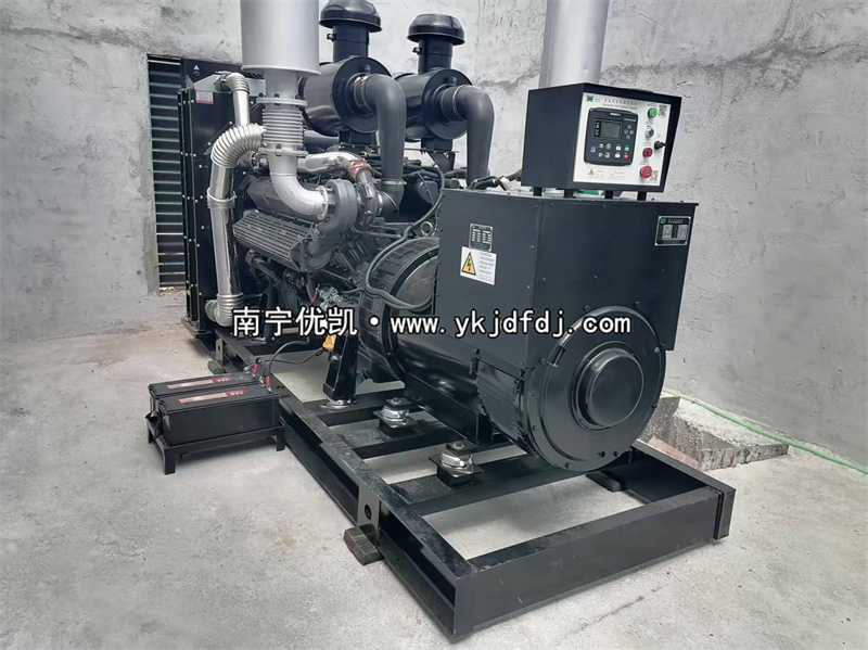 2025年7月6日，欽州項目600KW上柴發(fā)電機組安裝調(diào)試完成并通過驗收