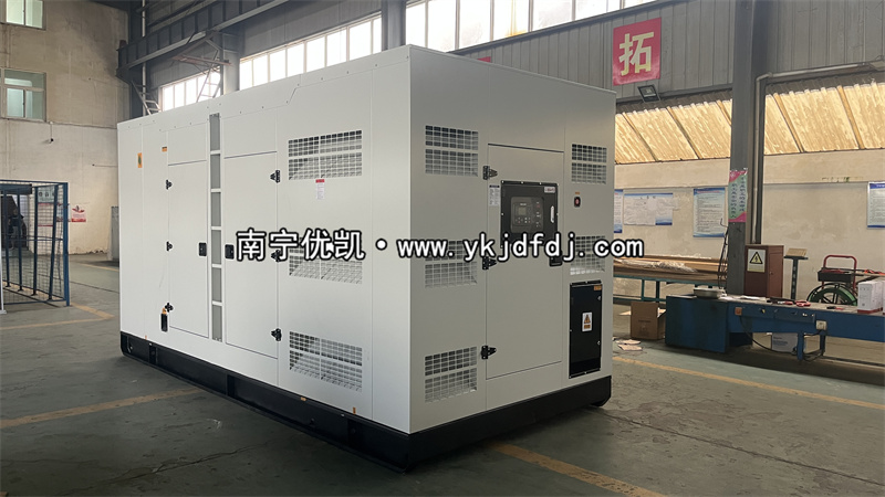 2025年7月15日，國外項目480KW上柴靜音柴油發(fā)電機組裝車發(fā)貨憑祥口岸
